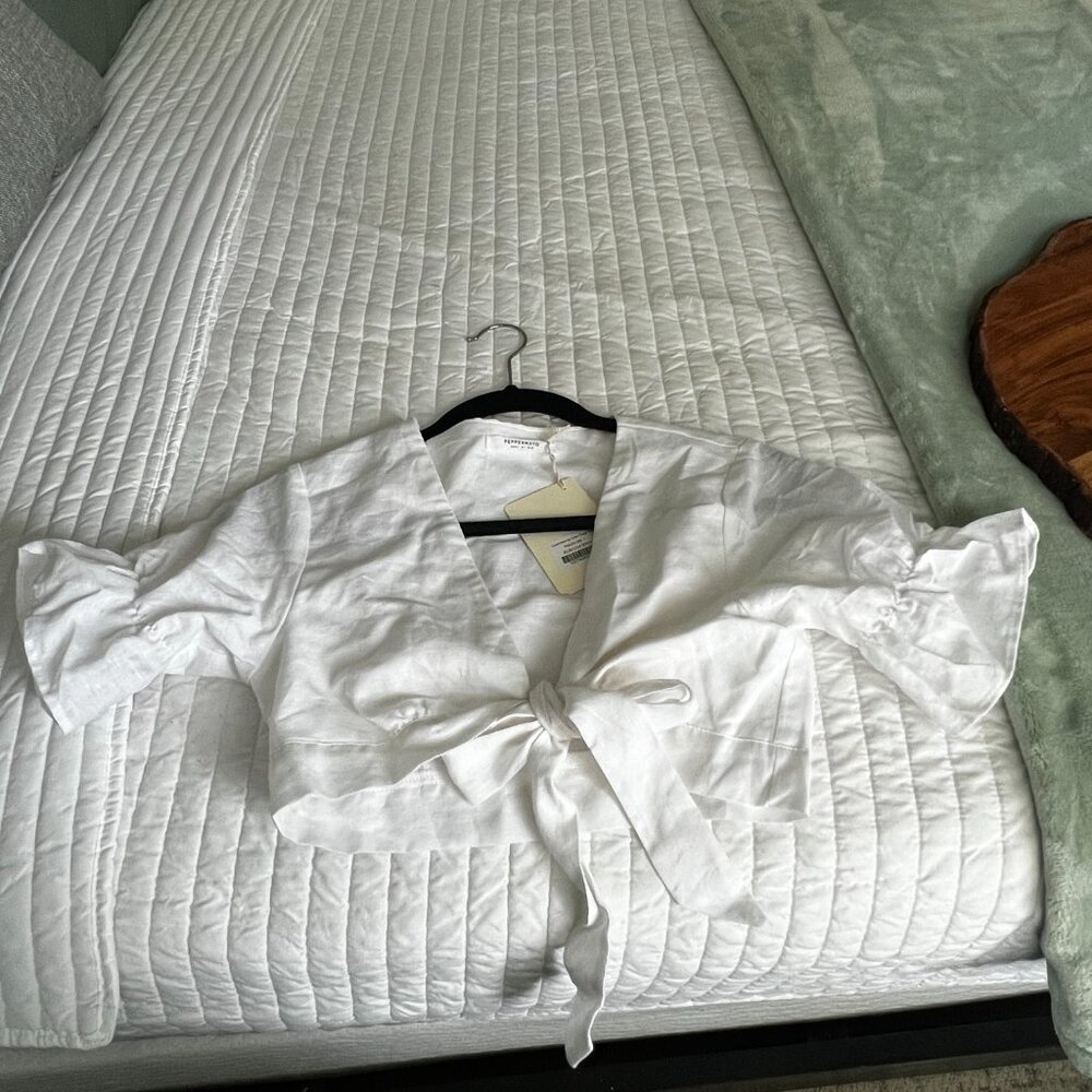 Peppermayo White Linen Luxembourg Crop Top